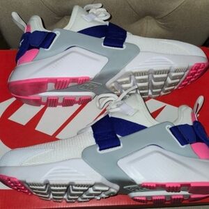 Nike Air Huarache City Low in White, Pink, Blue & Grey